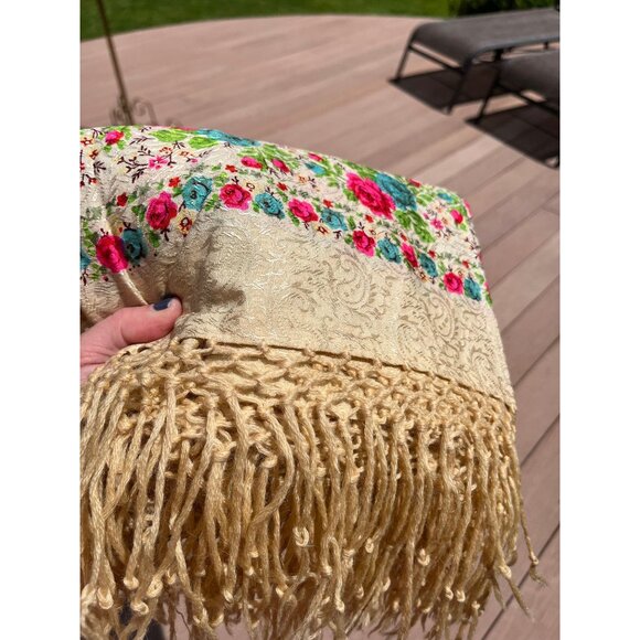 Antique 1909 Romanian Textile Art Wool Floral Shawl Hand Tied Fringe Floral - Picture 9 of 10